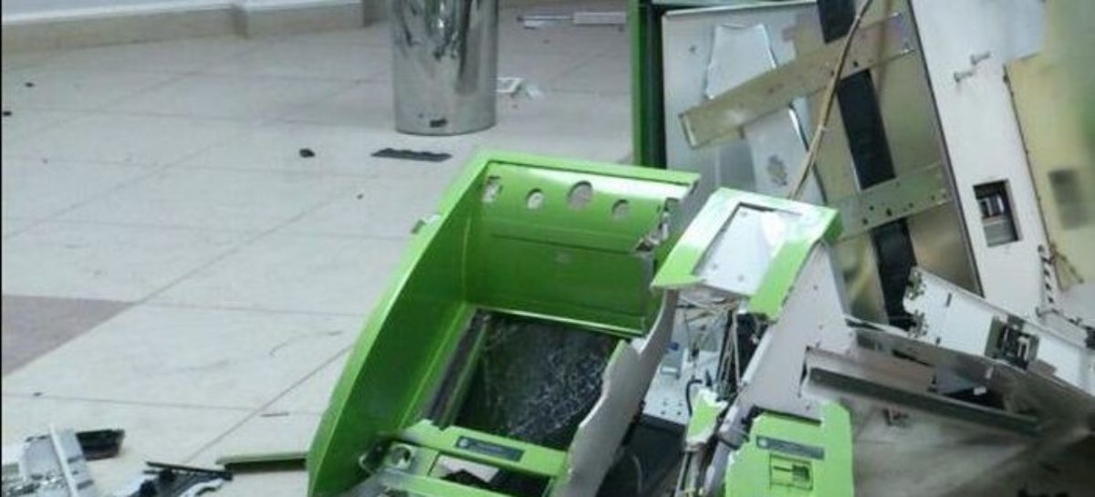 В одном из сальских магазинов взорвали банкомат