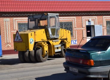 Ямочный ремонт дорог начался в Сальске