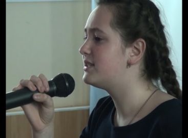 Сальские вокалисты завоевали награды на зональном конкурсе «Весенние голоса». Сюжет