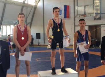 Обидное «серебро» гигантовского борца на турнире в Батайске