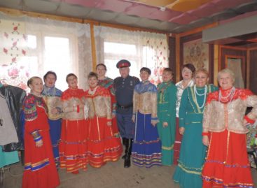 Ансамбль «Лазоревая степь» приглашает на концерт в Сальский Дворец культуры
