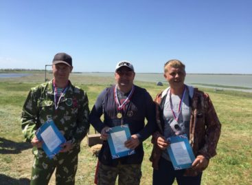 Сальские охотники соревновались в стрельбе по тарелочкам