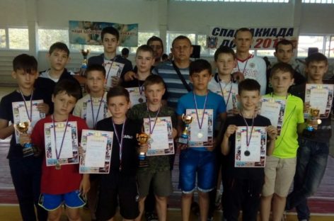 Сальские рукопашники успешно выступили в Каменоломнях