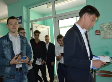 В Сальском районе 230 выпускников успешно сдали ЕГЭ по математике профильного уровня
