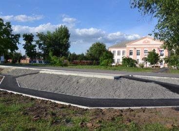 Две новенькие остановки появились в Сальске, у школы № 5