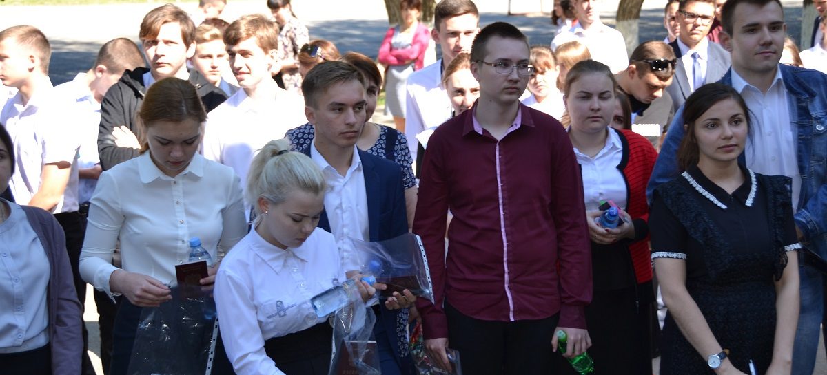 Большинство выпускников сдали ЕГЭ по математике на «4» и «5»