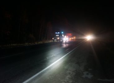 «Фольксваген» перевернулся ночью на участке автодороги «Усмань-Весёлый-Сальск»