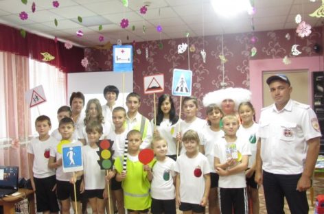 Ради детской безопасности: в Сальске ГИБДД снова проводит рейды