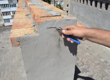 «И так сойдёт»: жильцы пятиэтажки в Сальске не прощают подрядчика за неудачный капремонт