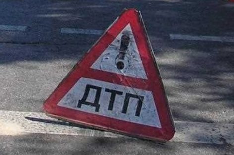 В Сальске на перекрёстке столкнулись ВАЗ-Нива и Volkswagen Polo
