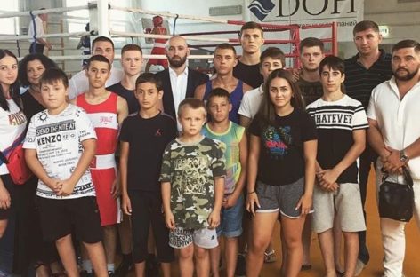 Шесть золотых медалей завоевали сальские боксеры в Багаевской