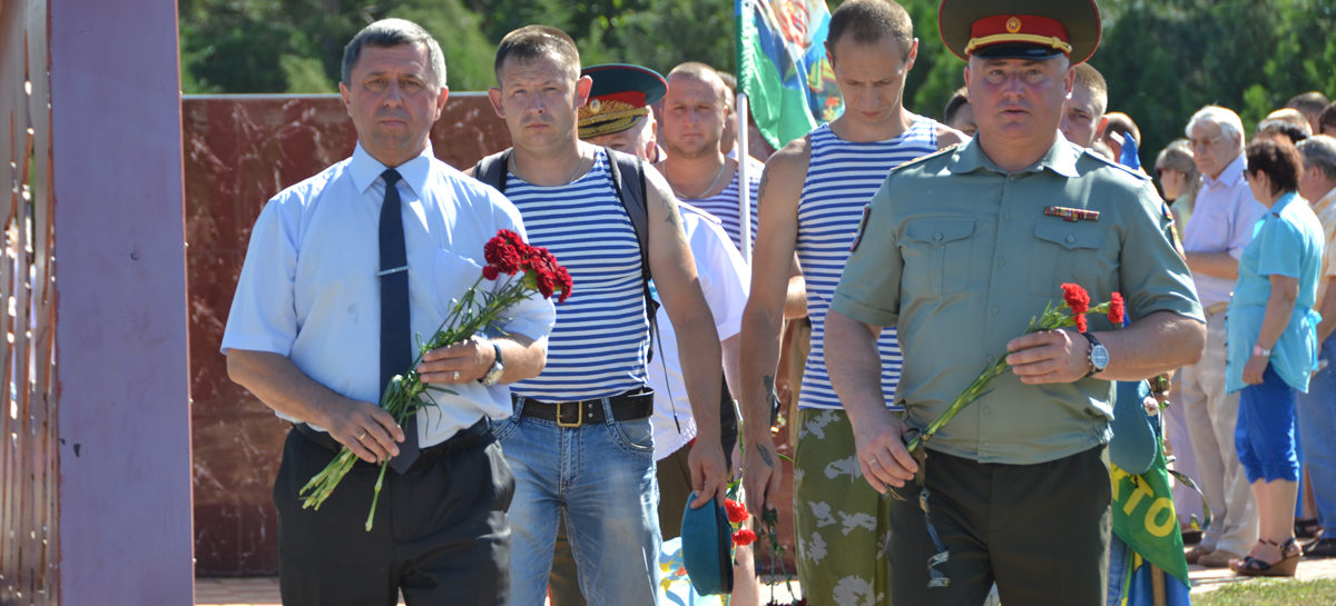В Сальске десантники отметили свой праздник