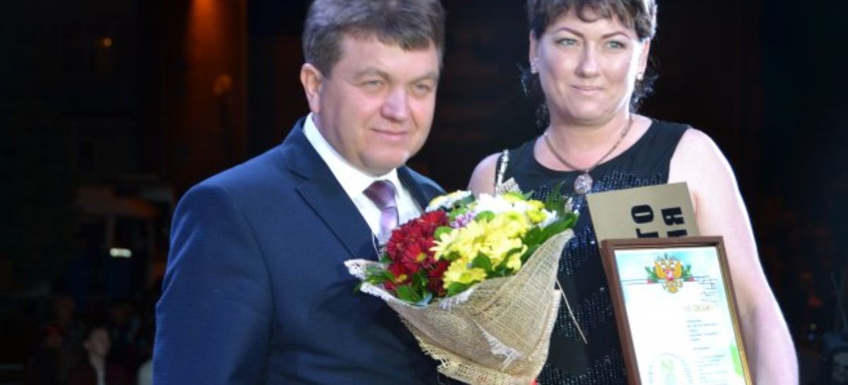 В Сальске выбрали самую чистую улицу и лучшего садовода