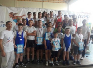 Все силы – Сальску: турнир по тяжелой атлетике
