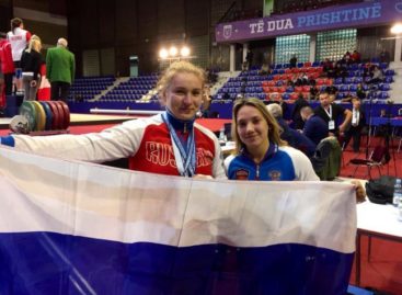 Сальчанка Дарья Рязанова победила на юношеском первенстве Европы по тяжелой атлетике
