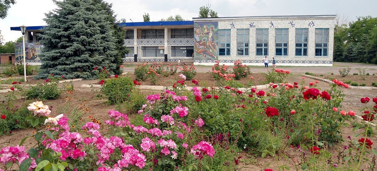 В посёлке Белозёрный идёт ремонт Дома культуры