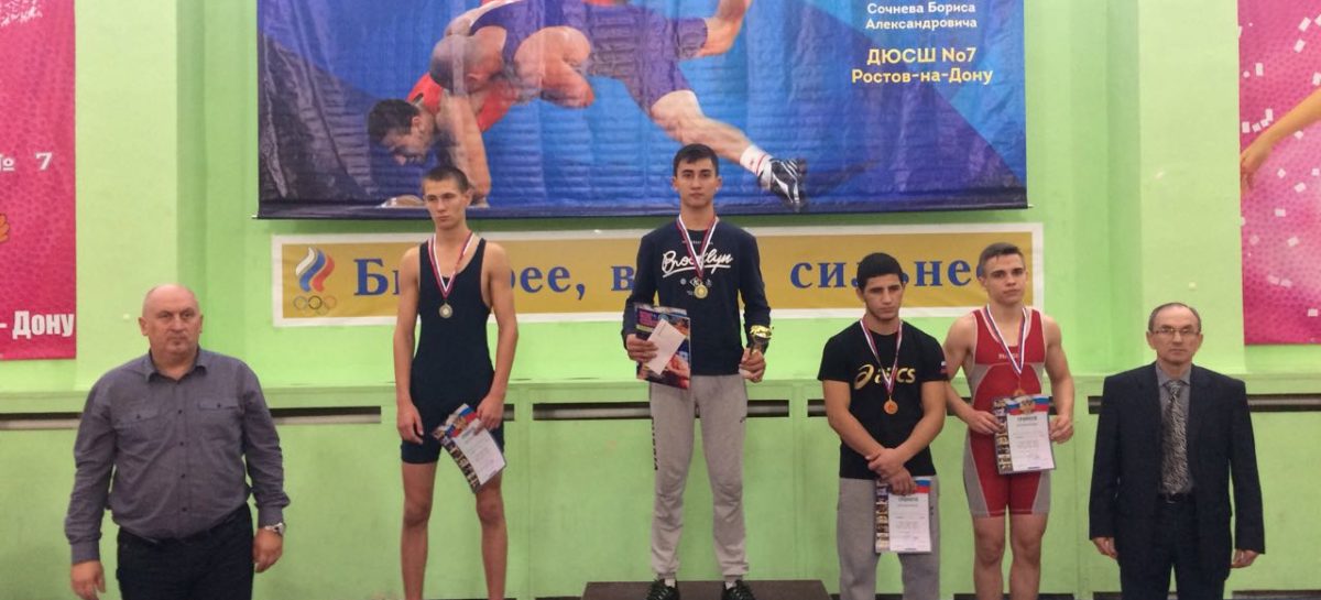 Гигантовские борцы отметились на двух турнирах за выходные