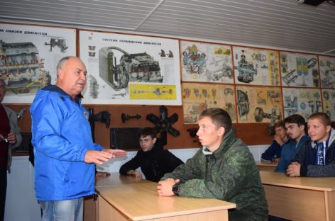В Сальске 18 призывников будут бесплатно учиться профессии военного водителя