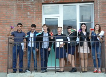 В Сальске ключи от собственных квартир получили 15 новосёлов