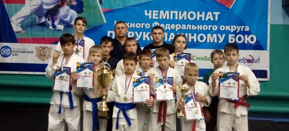 Сальский «Боец» завоевал медали и кубок за лучший Гимн в Волгодонске