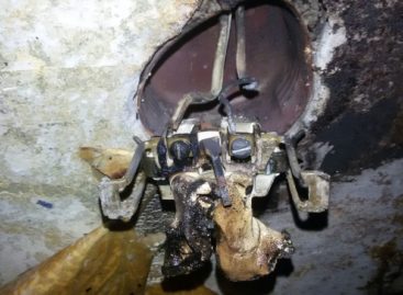 На Ново-Сальске в пятиэтажном доме случился пожар