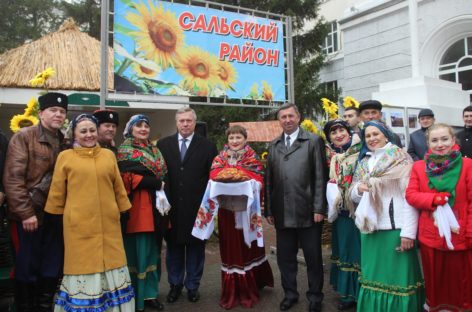 Губернатор поздравил сальских аграриев с Днём работника сельского хозяйства