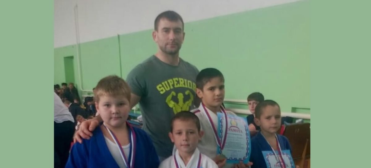 На татами в Сандате встретились спортсмены нескольких районов