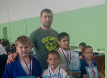 На татами в Сандате встретились спортсмены нескольких районов