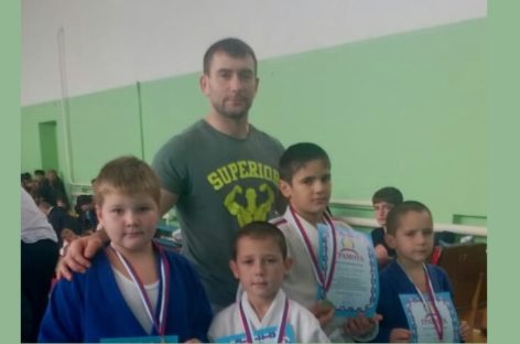 На татами в Сандате встретились спортсмены нескольких районов