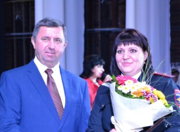 В Сальске сотрудники правопорядка отметили профессиональный праздник