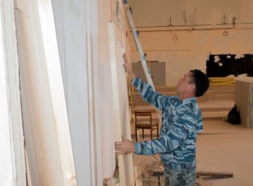 В Сальском РДК ремонтируют кинозал