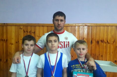 Сальские тяжелоатлеты выступили на областных соревнованиях в Шахтах