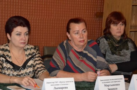 На вопросы инвалидов отвечали за круглым столом
