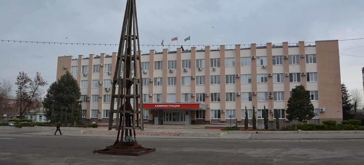 Сегодня на площади Ленина появился каркас главной ёлки города