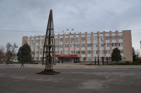Сегодня на площади Ленина появился каркас главной ёлки города