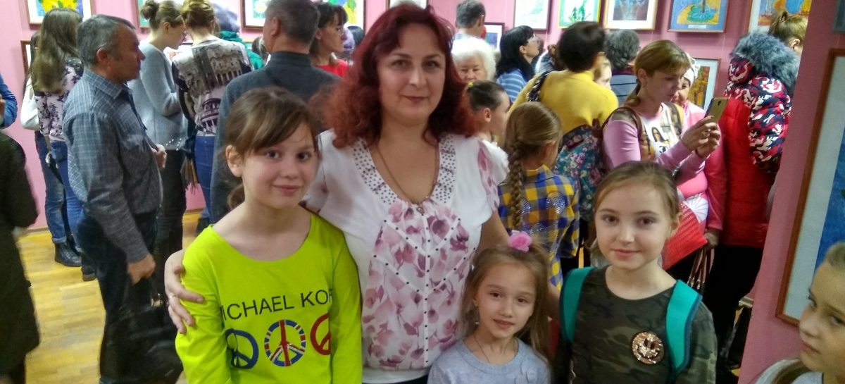 Выставка учеников ДХШ «Калейдоскоп» открылась в художественном музее