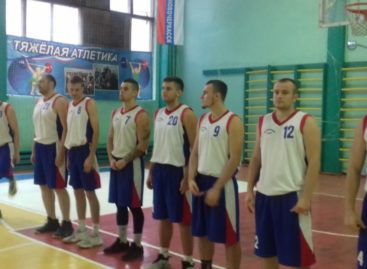 Баскетбол: сальский «Русич» встретился с «Азовом»