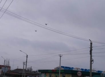 Военные вертолеты в небе над Сальском летели на базу под Волгоградом