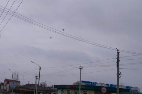 Военные вертолеты в небе над Сальском летели на базу под Волгоградом