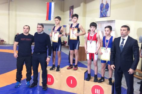 Борец Сальского района стал третьим на турнире в Аксае