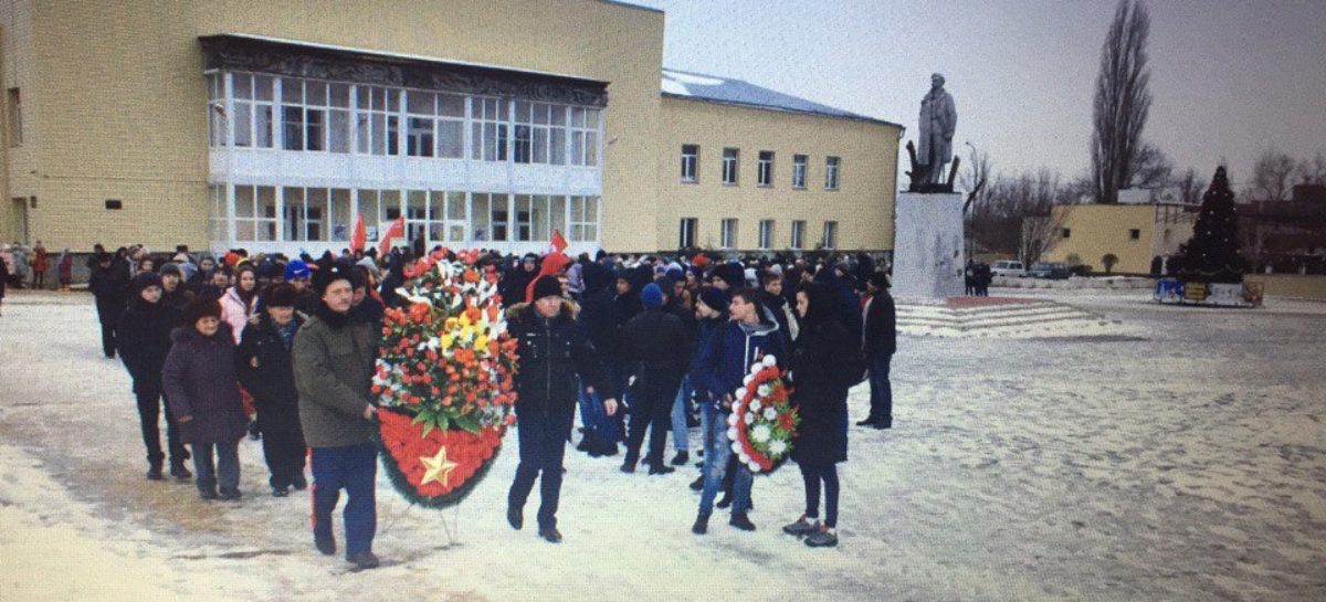 Гигантовцы почтили память бойцов, освободивших поселок в 1943 году