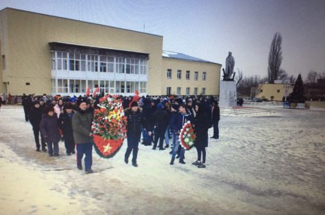 Гигантовцы почтили память бойцов, освободивших поселок в 1943 году