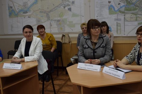 Шесть лучших педагогов Сальского района дискутировали о проблемах образования