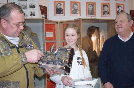 В Сальске детям и подросткам предложили сделать игрушку к 23 февраля