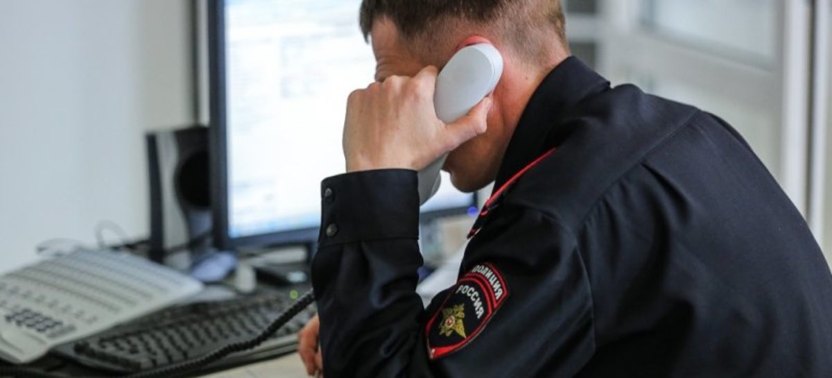 Сальский охранник обнаружил на автобусной остановке подозрительную бесхозную коробку