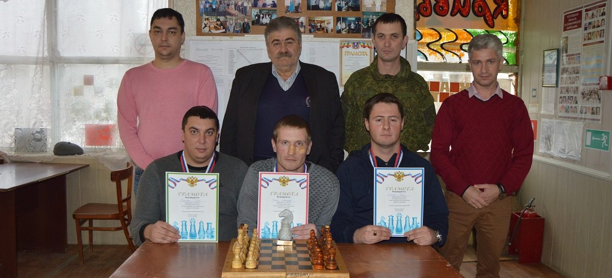 Сальские шахматисты боролись за первенство в клубе «Белая ладья»