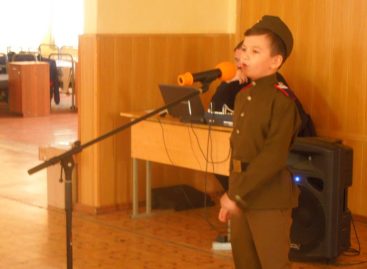 Сальские школьники подарили праздник военнослужащим