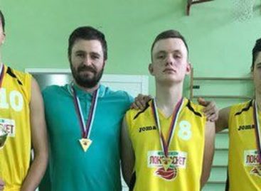 Сальчане одержали первую победу в турнире «Локобаскет»