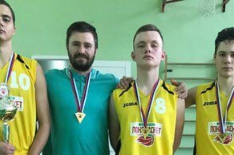 Сальчане одержали первую победу в турнире «Локобаскет»