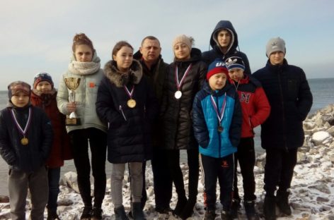 Сальские рукопашницы завоевали две путевки на первенство России